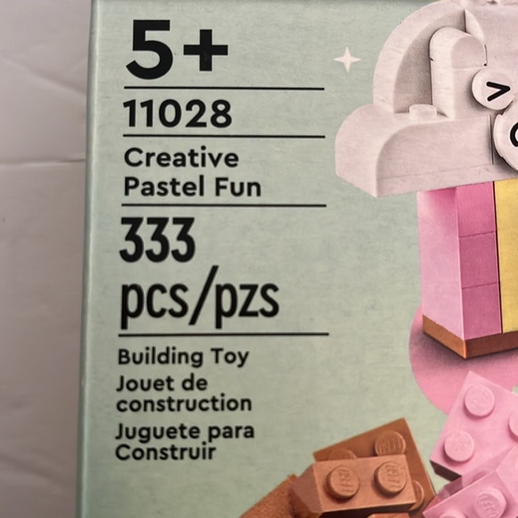 New LEGO Classic Creative Pastel Fun Building Bricks Toy 11028 UNOPENED - Picture 2 of 5